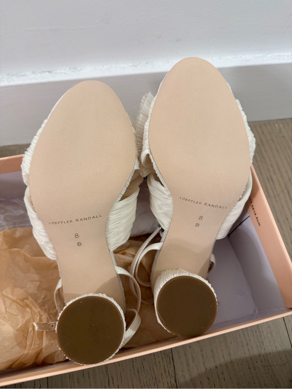 Loeffler Randall Camellia pleated-bow sandal heels in Ivory (Vegan Pearl) Size 8 - Picture 3 of 4